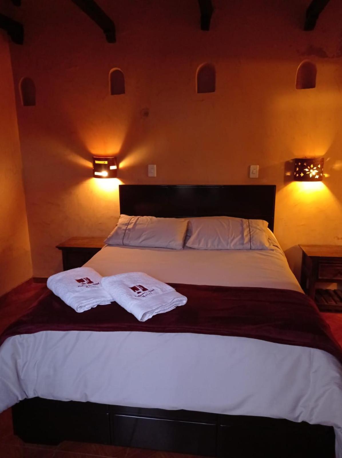 Hotel Calicanto Real Cafe Museo Mongui Ngoại thất bức ảnh