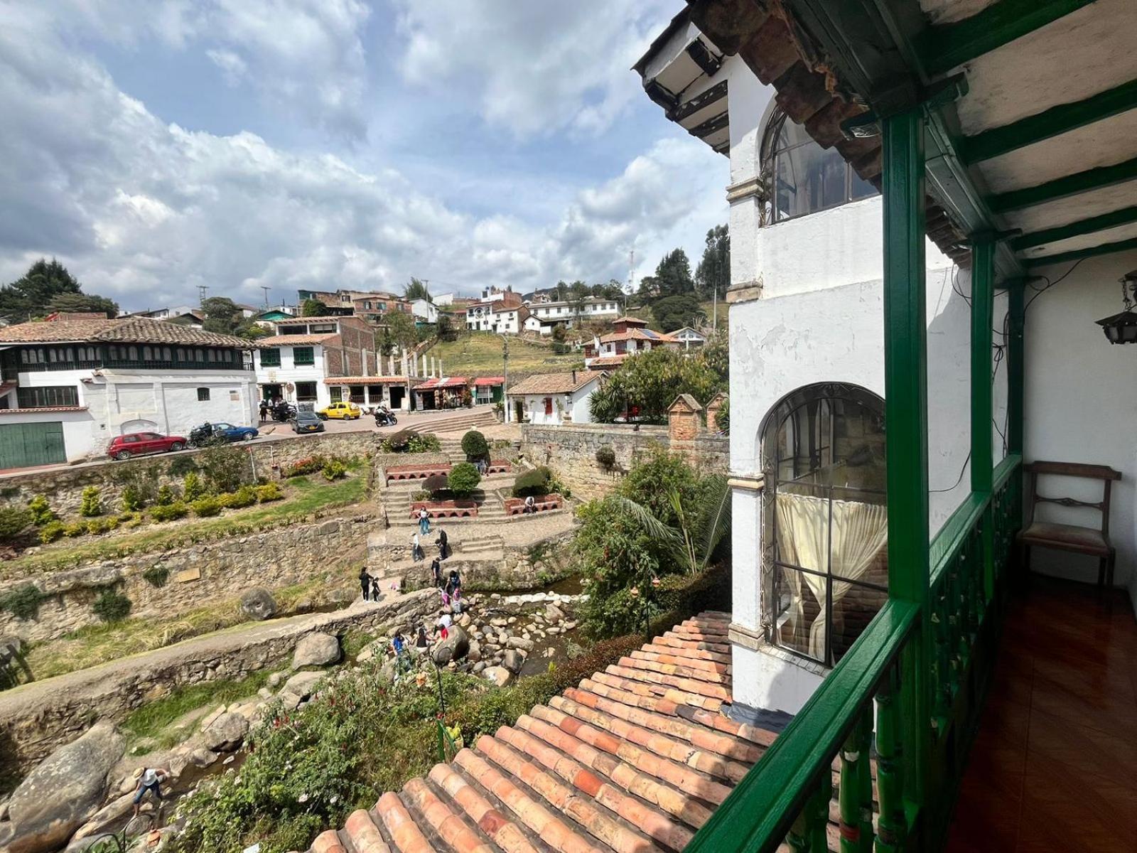Hotel Calicanto Real Cafe Museo Mongui Ngoại thất bức ảnh