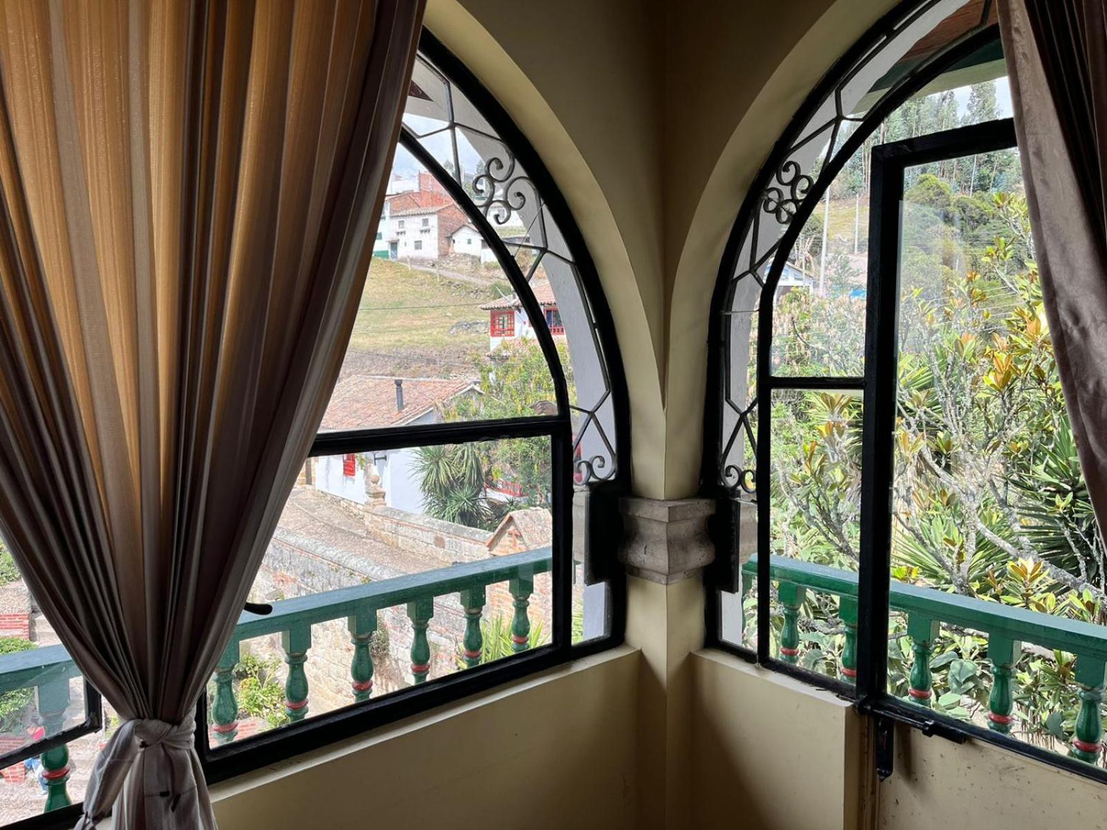 Hotel Calicanto Real Cafe Museo Mongui Ngoại thất bức ảnh